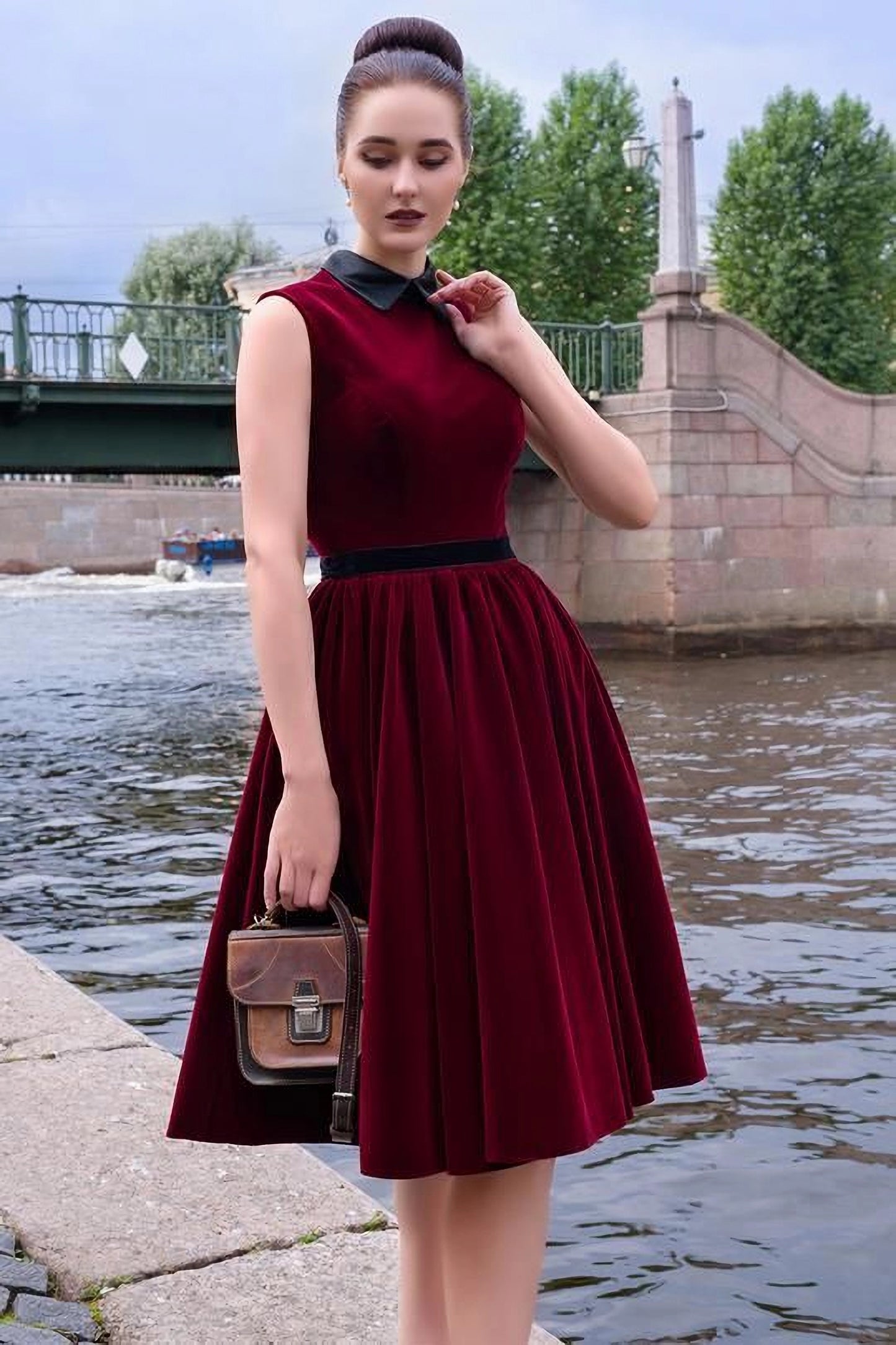 Maroon Sleeveless Short and Pleated Velvet Dress for Prom