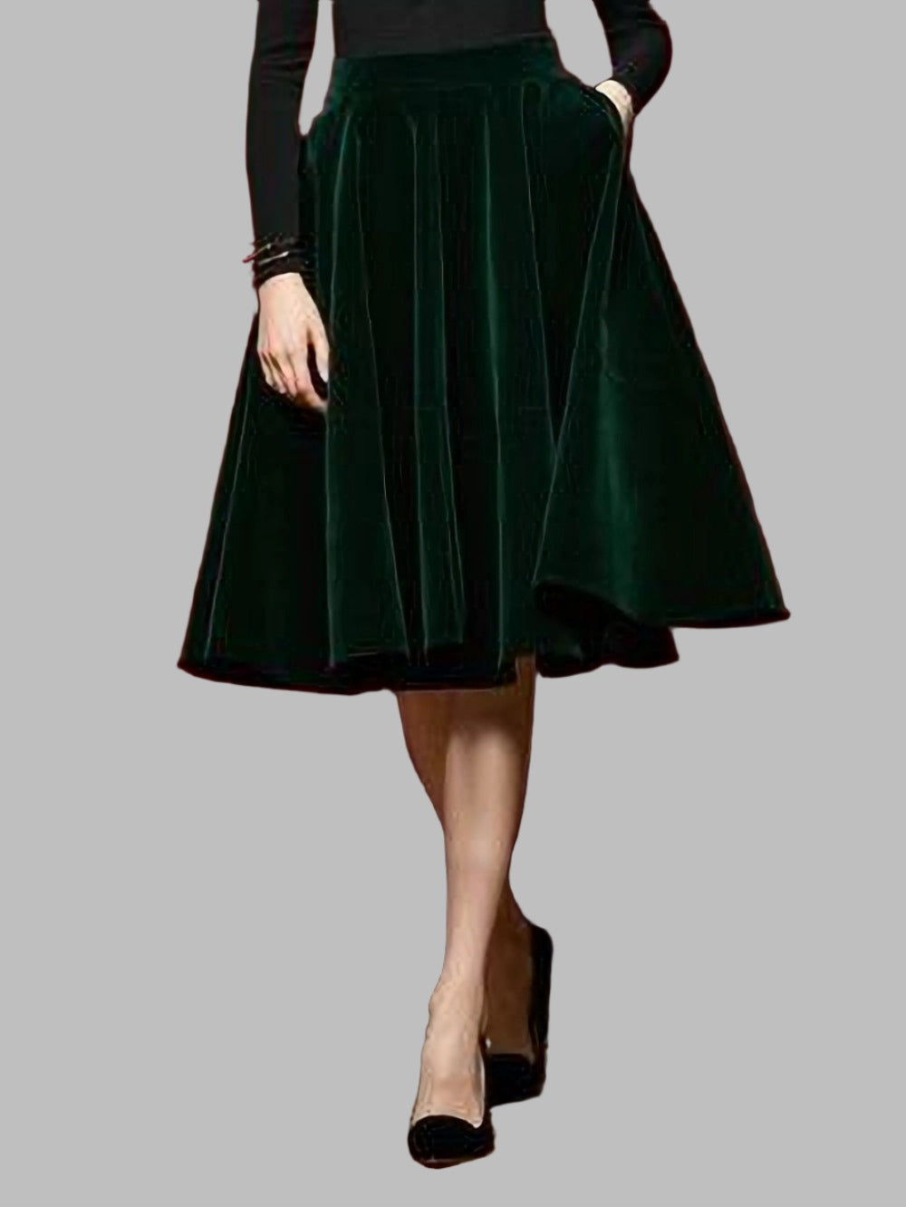 Fashionable and Trendy Green Velvet Knee Length Pleated Skirt
