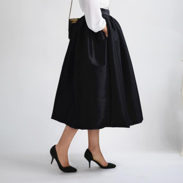 Black Midi Pleated and Pocketed Skirt for Dinner and Parties
