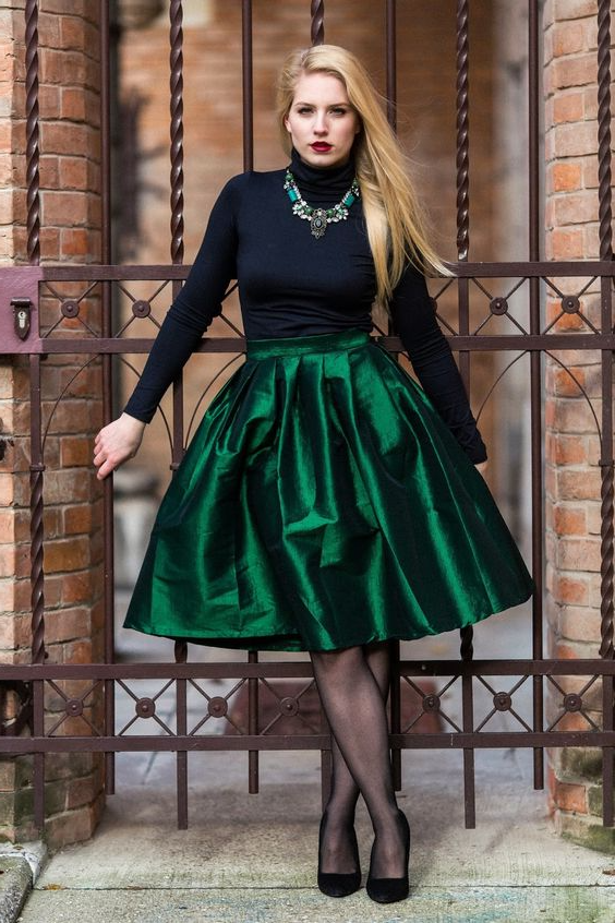 Chic Knee-Length Emerald Green Taffeta Skirt – Perfect for Classic and Modern Looks