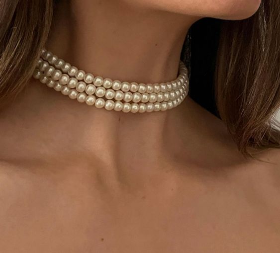 Medium Sized Pearl Choker