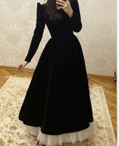 Timeless Black Velvet Wedding Gown – Perfect for a High-Impact Wedding Look