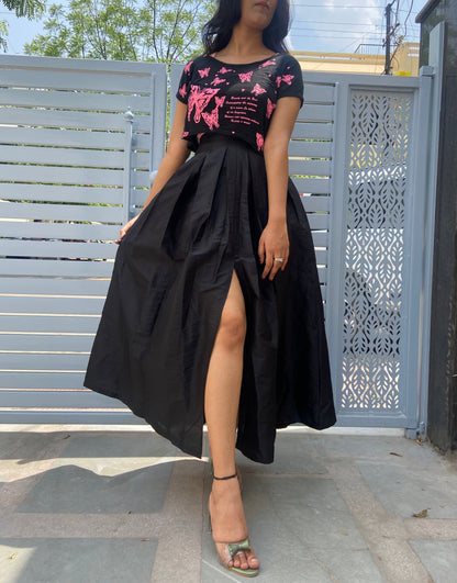 Elegant Front Slit Black Skirt – Perfect for a Glamorous Look